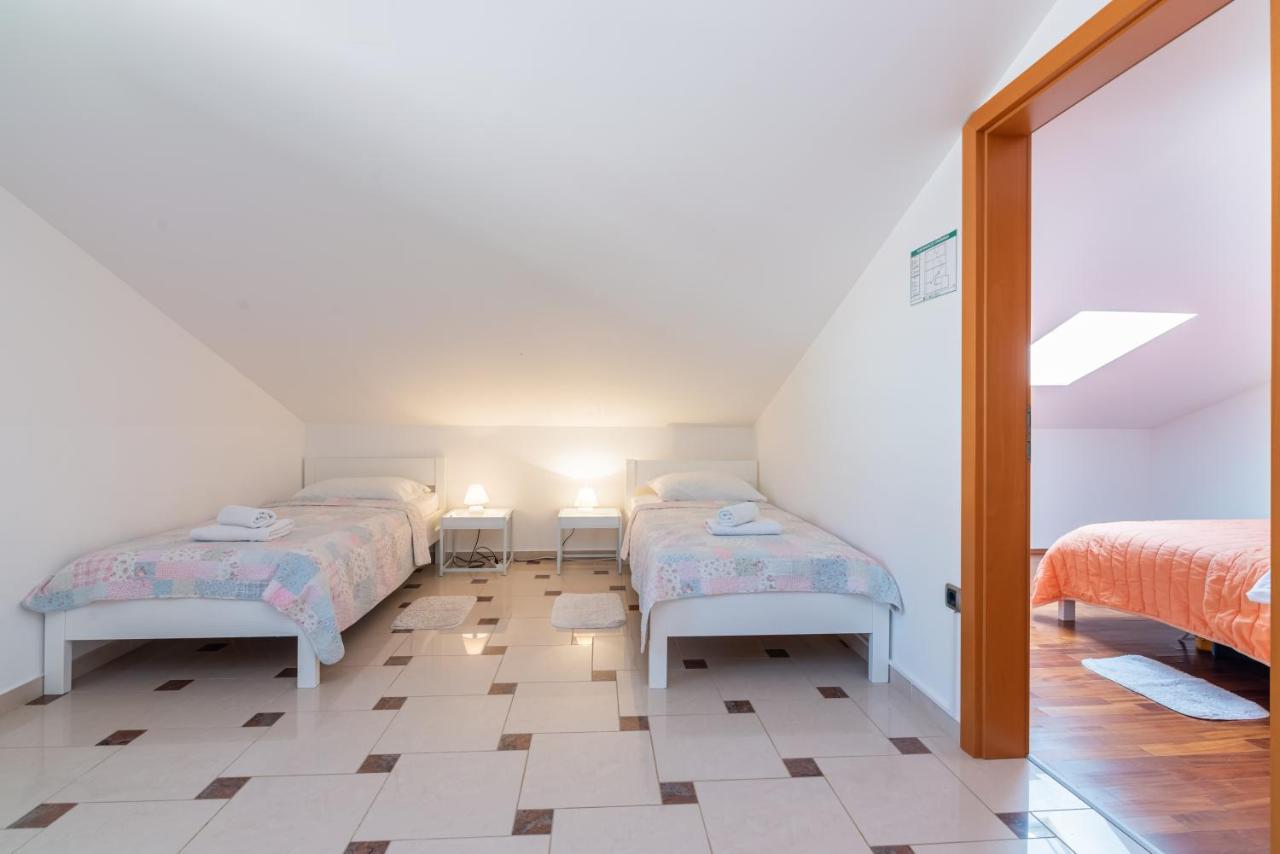 Apartment Lovorka 5 Baška Екстериор снимка